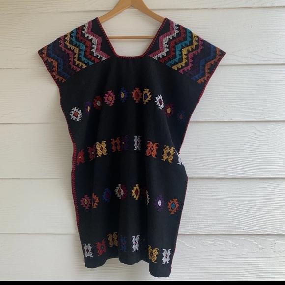 Margot by Loren Black Embroidered V Neck Tunic Top One Size Geometric - Picture 7 of 12